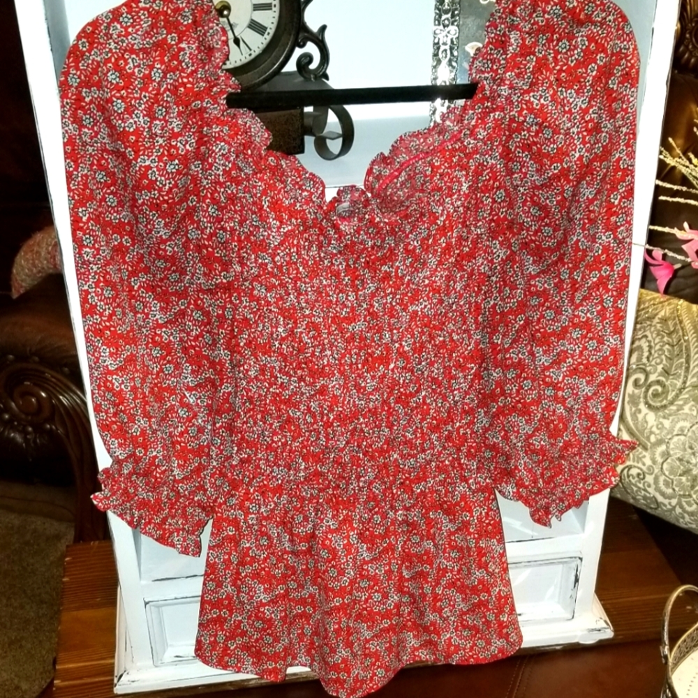 Cute top.
